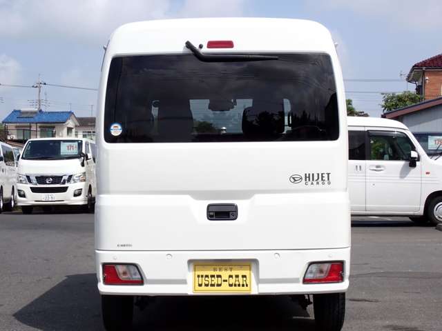 Daihatsu Hijet Cargo 7