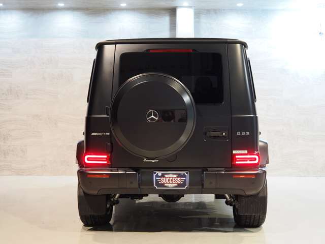 Mercedes-Benz G-Class 8