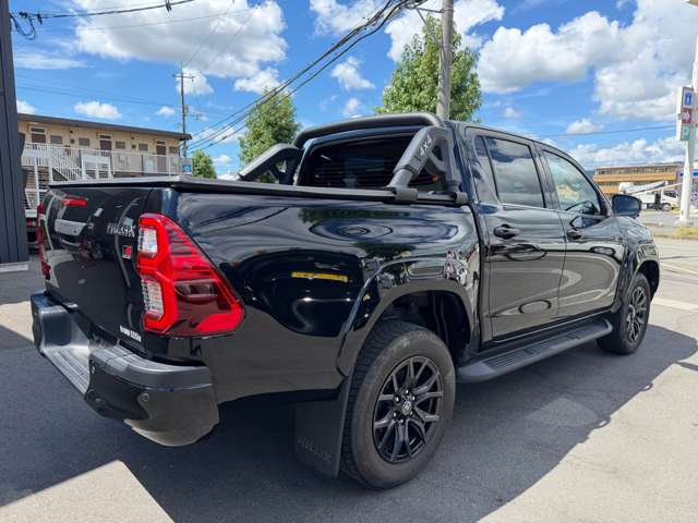 Toyota Hilux 5