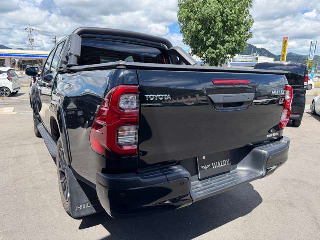 Toyota Hilux 8