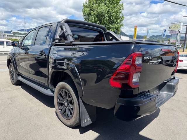 Toyota Hilux 9