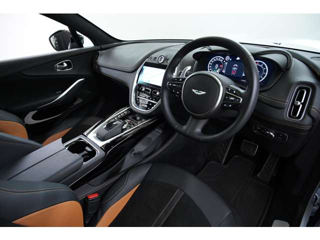 Aston Martin DBX 12