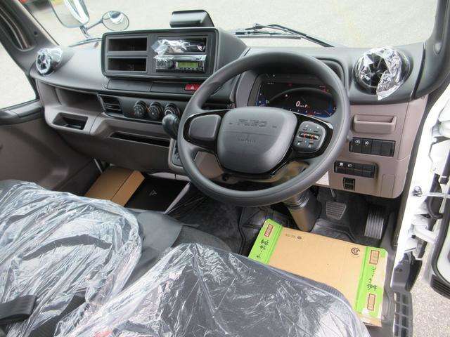 Mitsubishi Fuso Canter 9