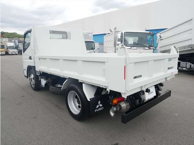 Mitsubishi Fuso Canter 4