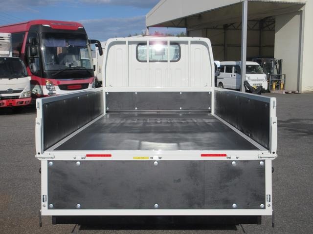 Mitsubishi Fuso Canter 11