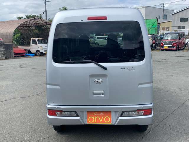 Daihatsu Hijet Cargo 6