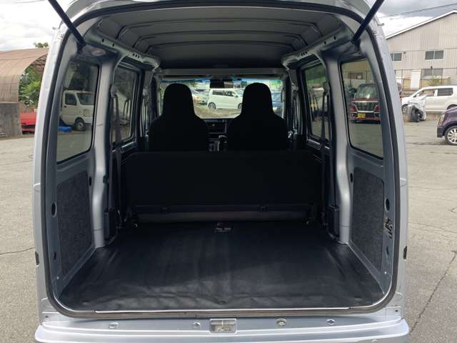 Daihatsu Hijet Cargo 7
