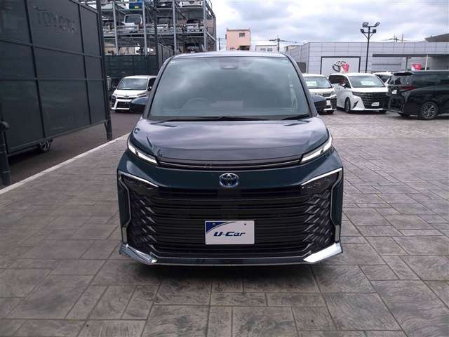 Toyota Voxy 5