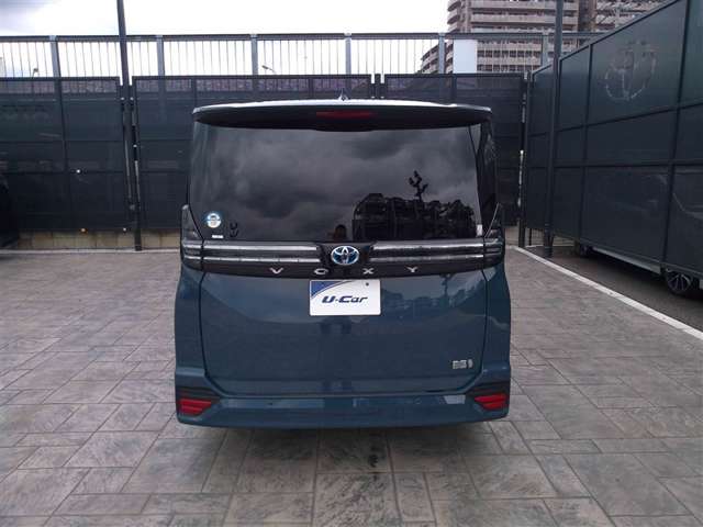 Toyota Voxy 10