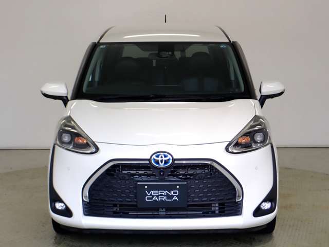 Toyota Sienta 11