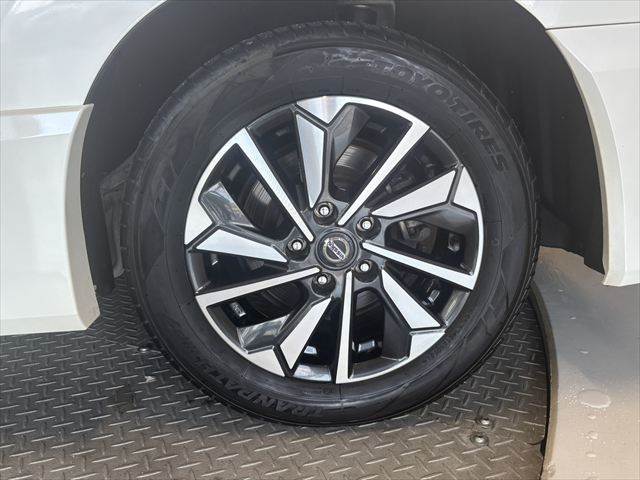 Nissan Serena 12