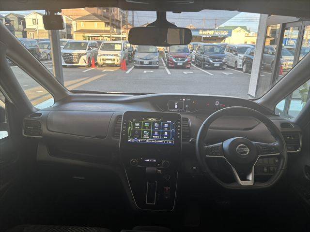 Nissan Serena 3