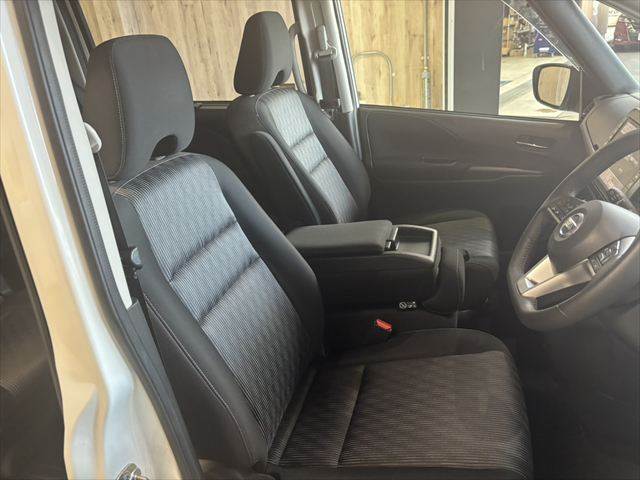 Nissan Serena 7