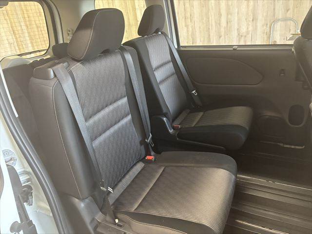 Nissan Serena 8