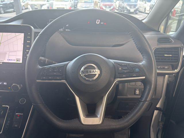 Nissan Serena 10