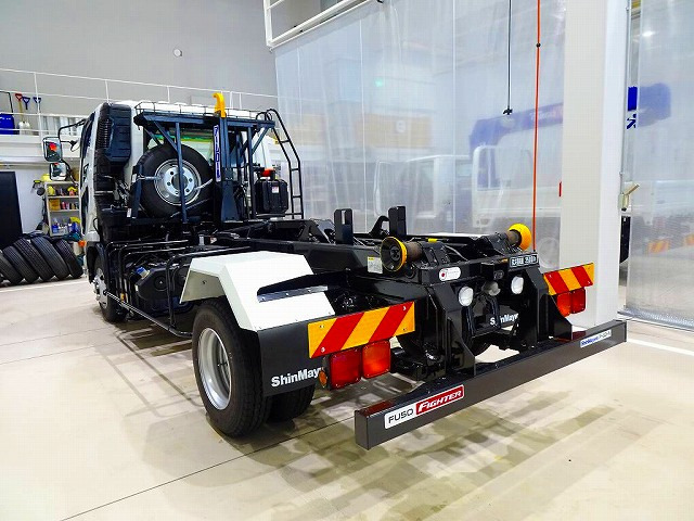 Mitsubishi Fuso Fighter 12