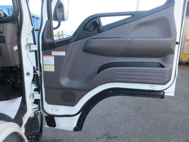 Mitsubishi Fuso Canter 2