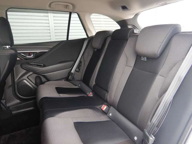 Subaru Legacy Outback 11