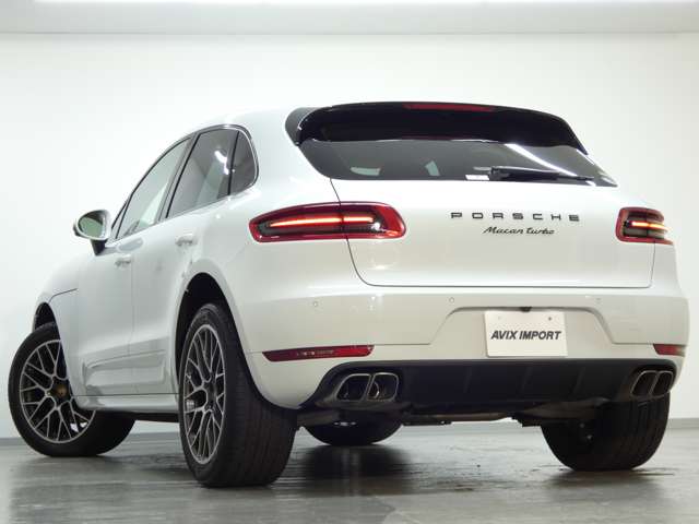 Porsche Macan 2