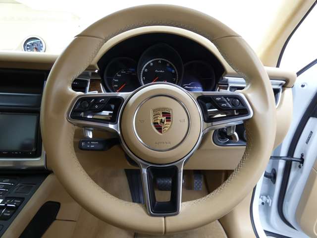 Porsche Macan 4