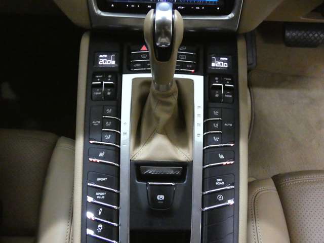 Porsche Macan 9