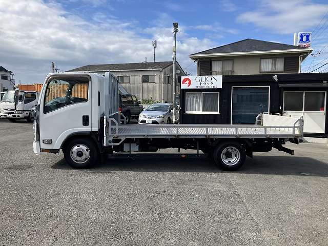 Isuzu Elf 4
