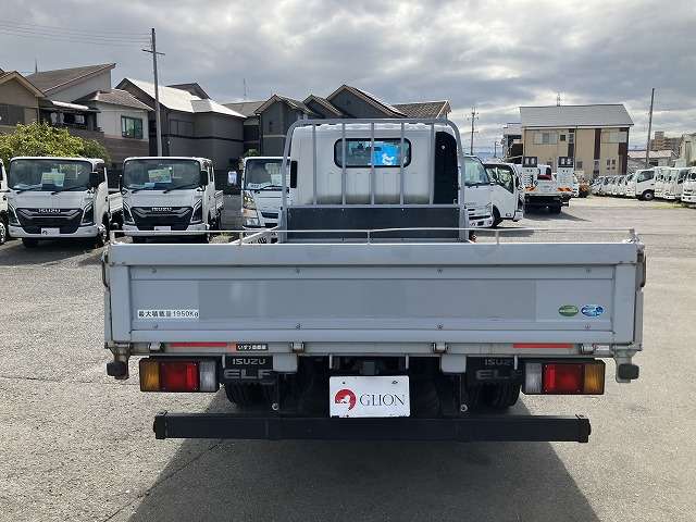 Isuzu Elf 7