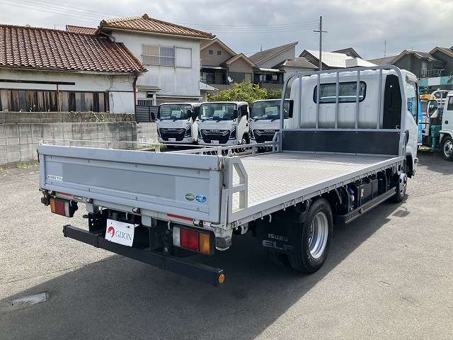Isuzu Elf 8