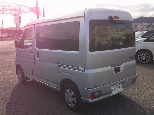 Daihatsu Hijet Cargo 3
