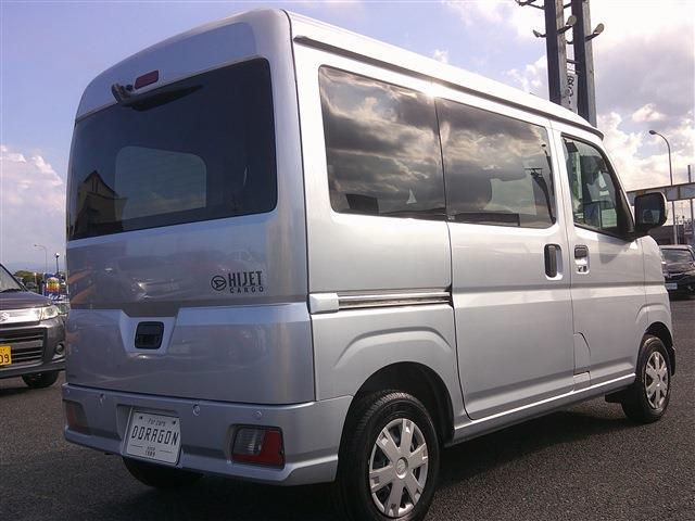 Daihatsu Hijet Cargo 5