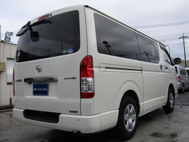 Toyota Regius Ace 12