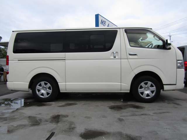 Toyota Regius Ace 10