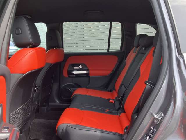 Mercedes-Benz GLB 6