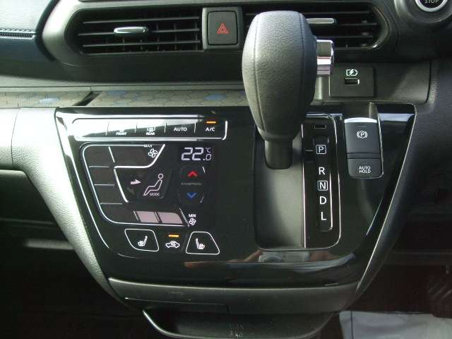Mitsubishi eK X 11