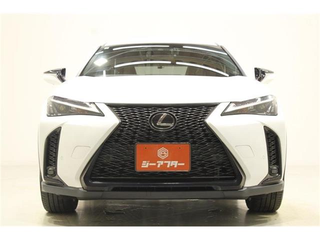 Lexus UX 8