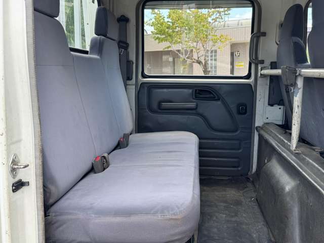 Isuzu Elf 3