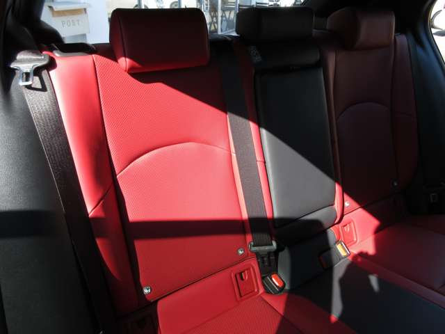Lexus UX 9