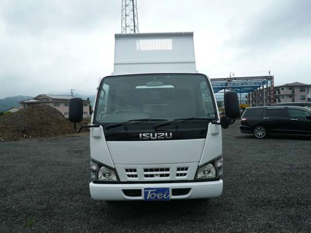 Isuzu Elf 3