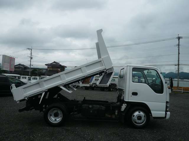 Isuzu Elf 4