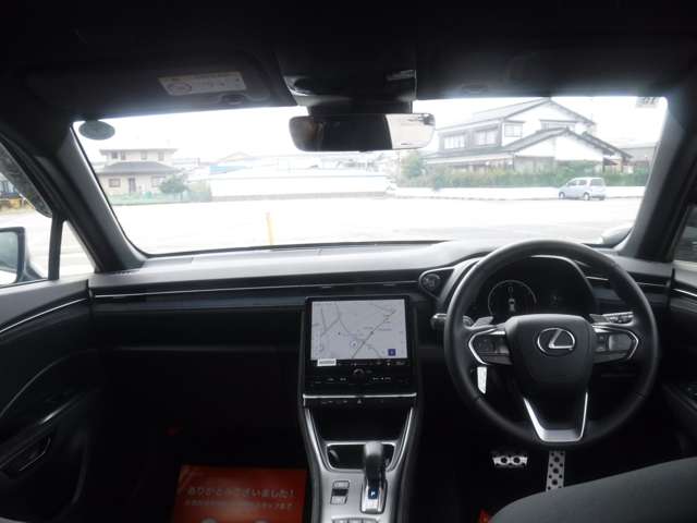 Lexus LBX 11