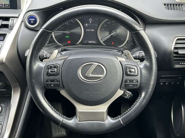 Lexus NX 9