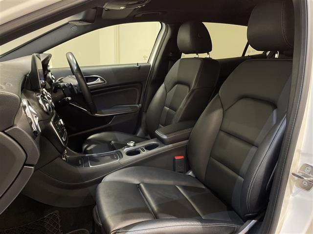 Mercedes-Benz GLA-Class 6