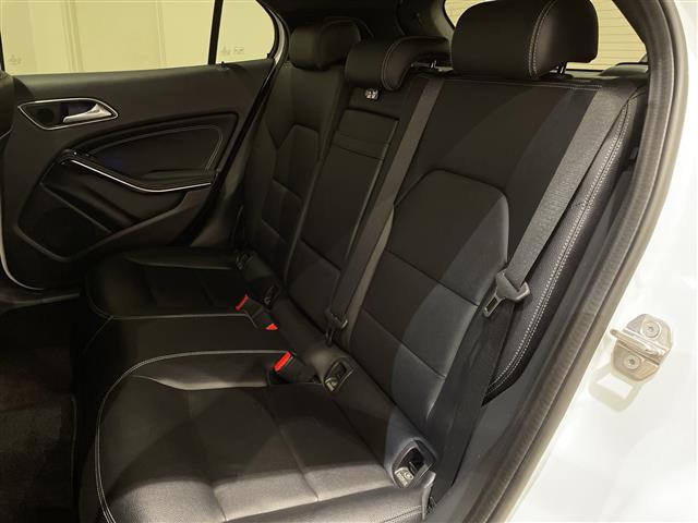 Mercedes-Benz GLA-Class 8