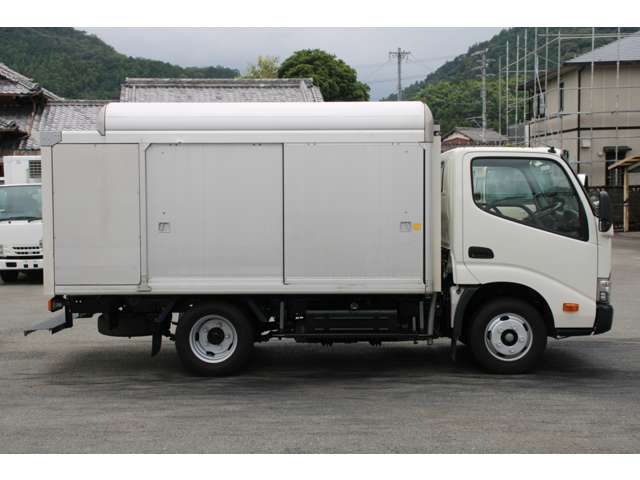 Hino Dutro 7