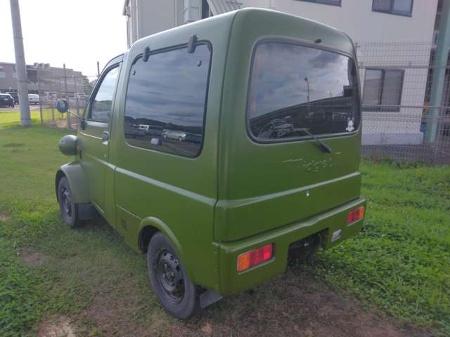 Daihatsu Midget II 7