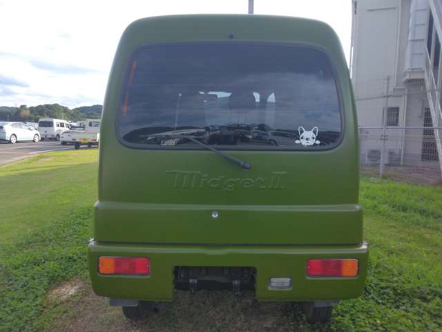 Daihatsu Midget II 8