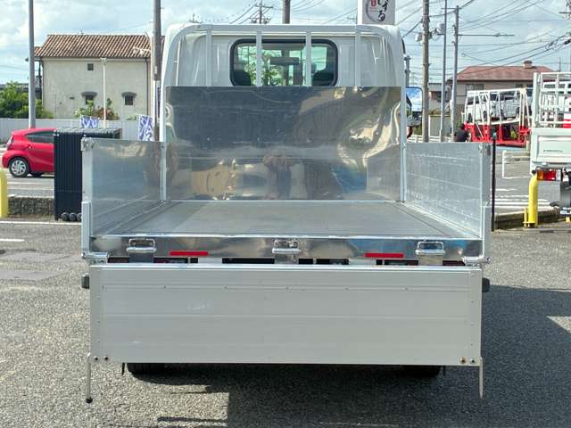 Isuzu Elf Mio 6