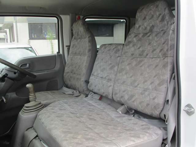 Mazda Titan Dash 11
