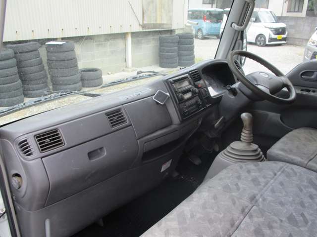 Mazda Titan Dash 8