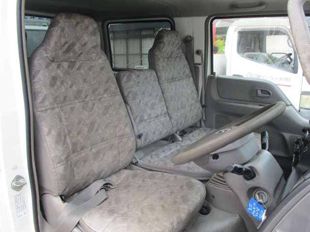 Mazda Titan Dash 10